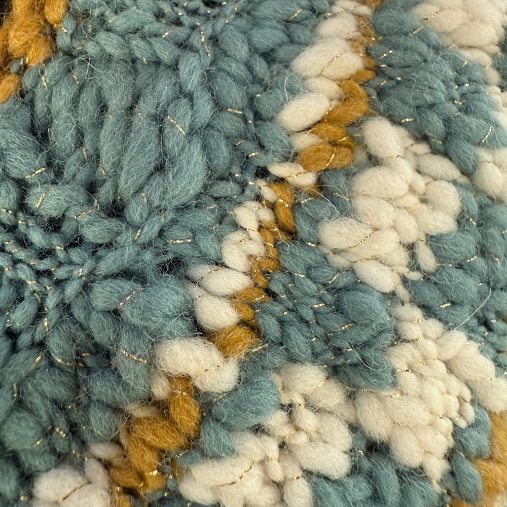 Handmade Chunky Wool Sweater - Picture 6 of 7